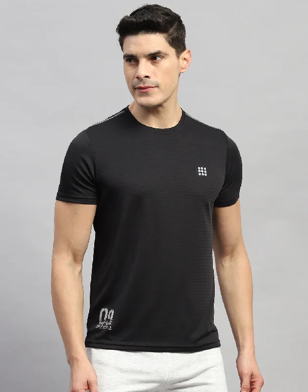 High-end Design Men Black Solid Round Neck Half Sleeve T-Shirt