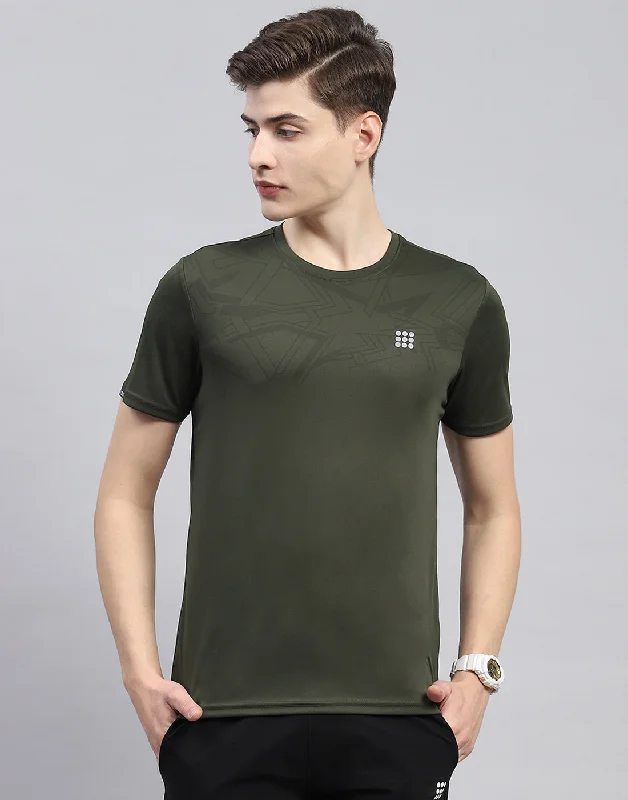 Relaxed Chic Men Olive Solid Round Neck Half Sleeve T-Shirt
