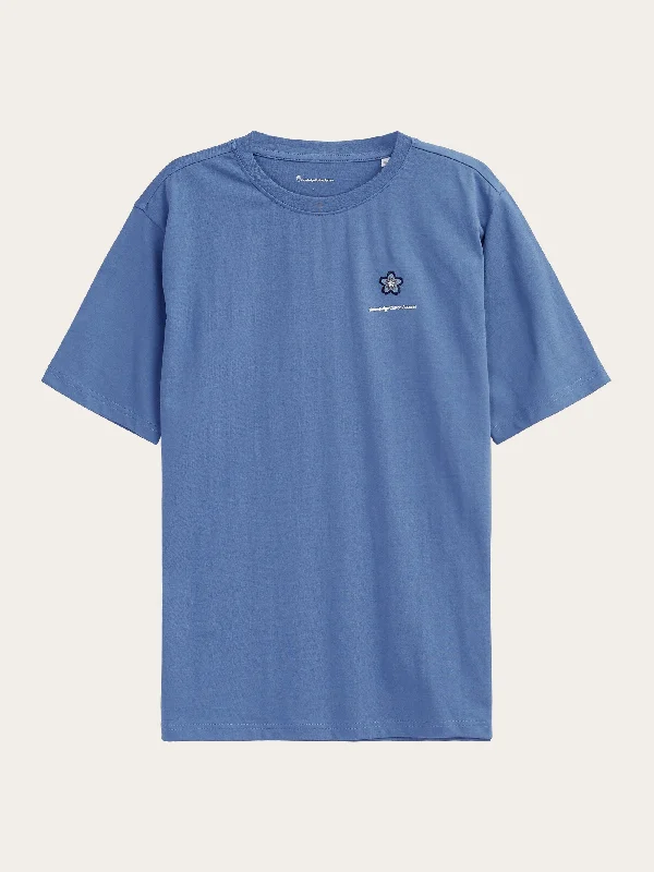 Fashionable Inner Wear Regular short sleeve heavy single flower embr. at chest t-shirt - GOTS/Vegan - Moonlight Blue