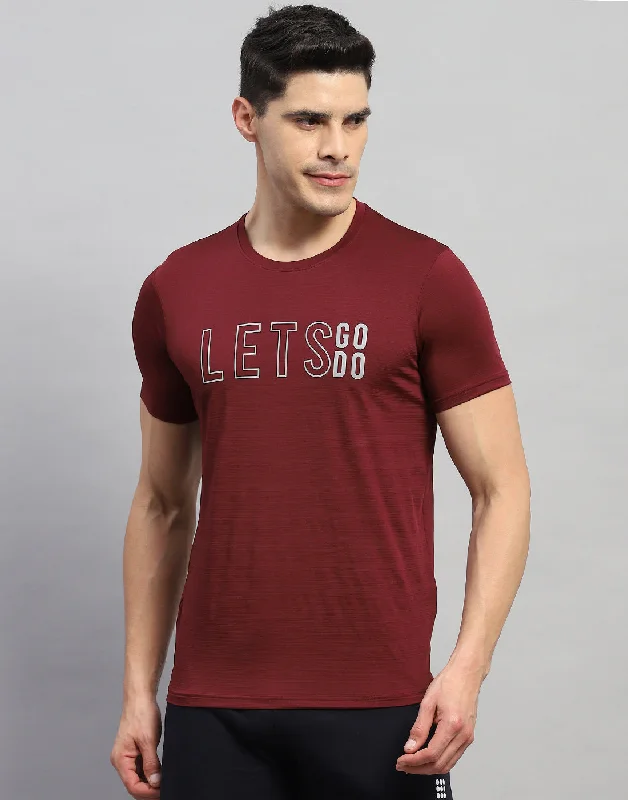 Practical Style Men Maroon Self Design Round Neck Half Sleeve T-Shirt