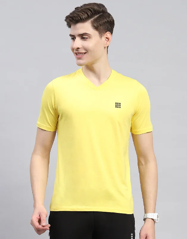 All-Day Wear Men Yellow Solid V Neck Half Sleeve T-Shirt