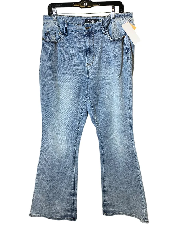 Exquisite Design Jeans Flared By Judy Blue In Blue, Size: 14