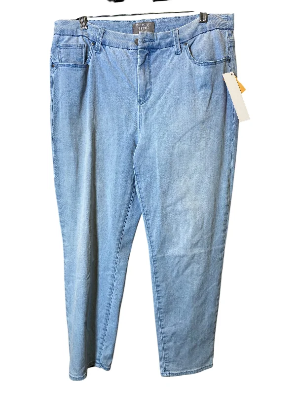 Outdoor Trend Jeans Cropped By Chicos In Blue Denim, Size: 14